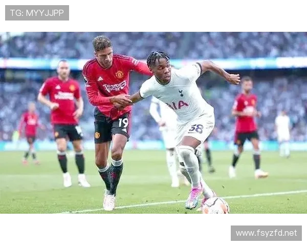 曼联转会策略是否失误:对球队阵容竞争力与赛季表现的影响评估 曼联转会策略是否失误:对球队阵容竞争力与赛季表现的影响评估