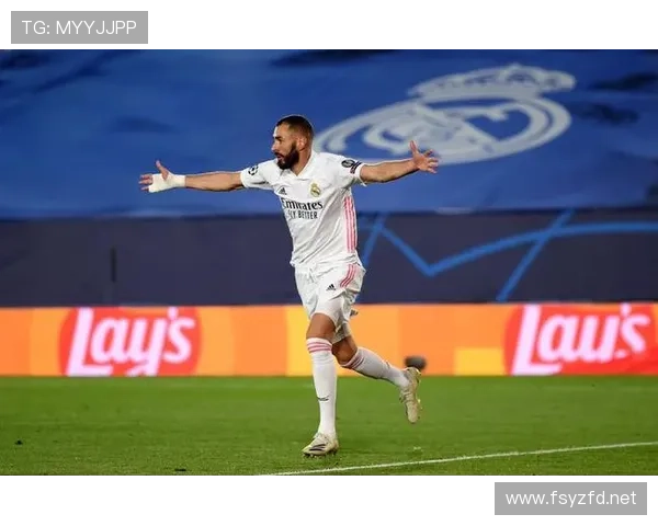 本泽马vs劳塔罗 中锋战术角色与进攻效率差异分析