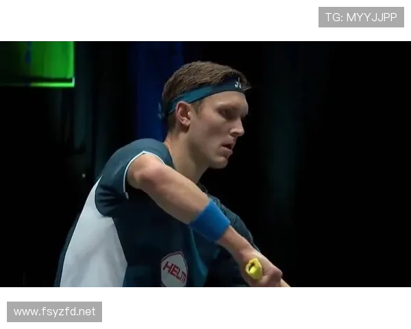 安赛龙每天吃牛排配蛋白粉，自律到连周末都像在拍健身广告