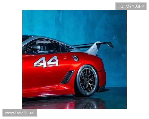 萨卡训练完顺手买了辆限量超跑，说是为了省油