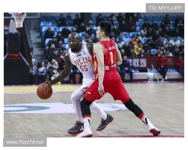 解读CBA与NBA回场规则差异，判断标准大不同